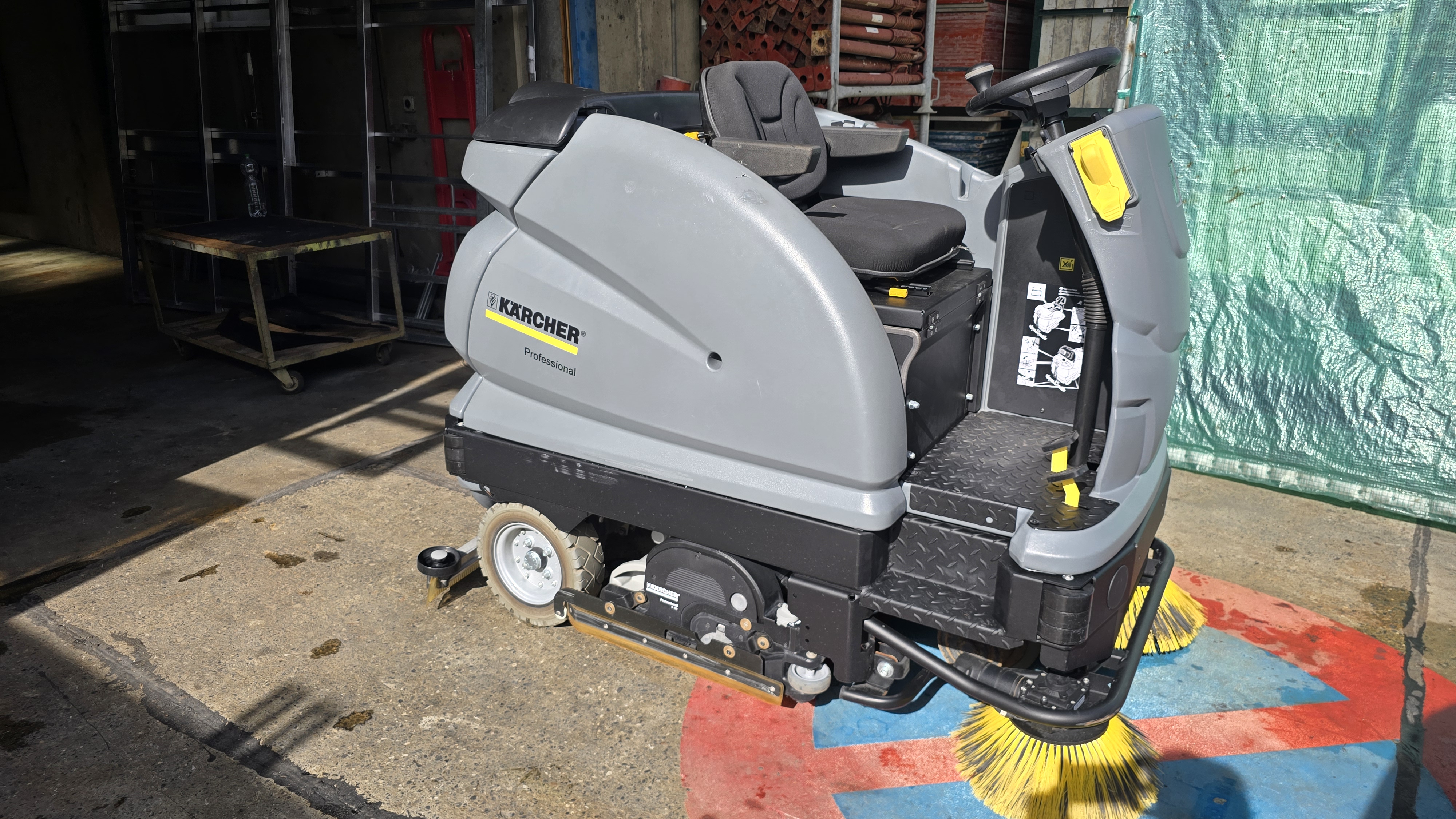Autolaveuse Kärcher B 250 avec tête R 100 