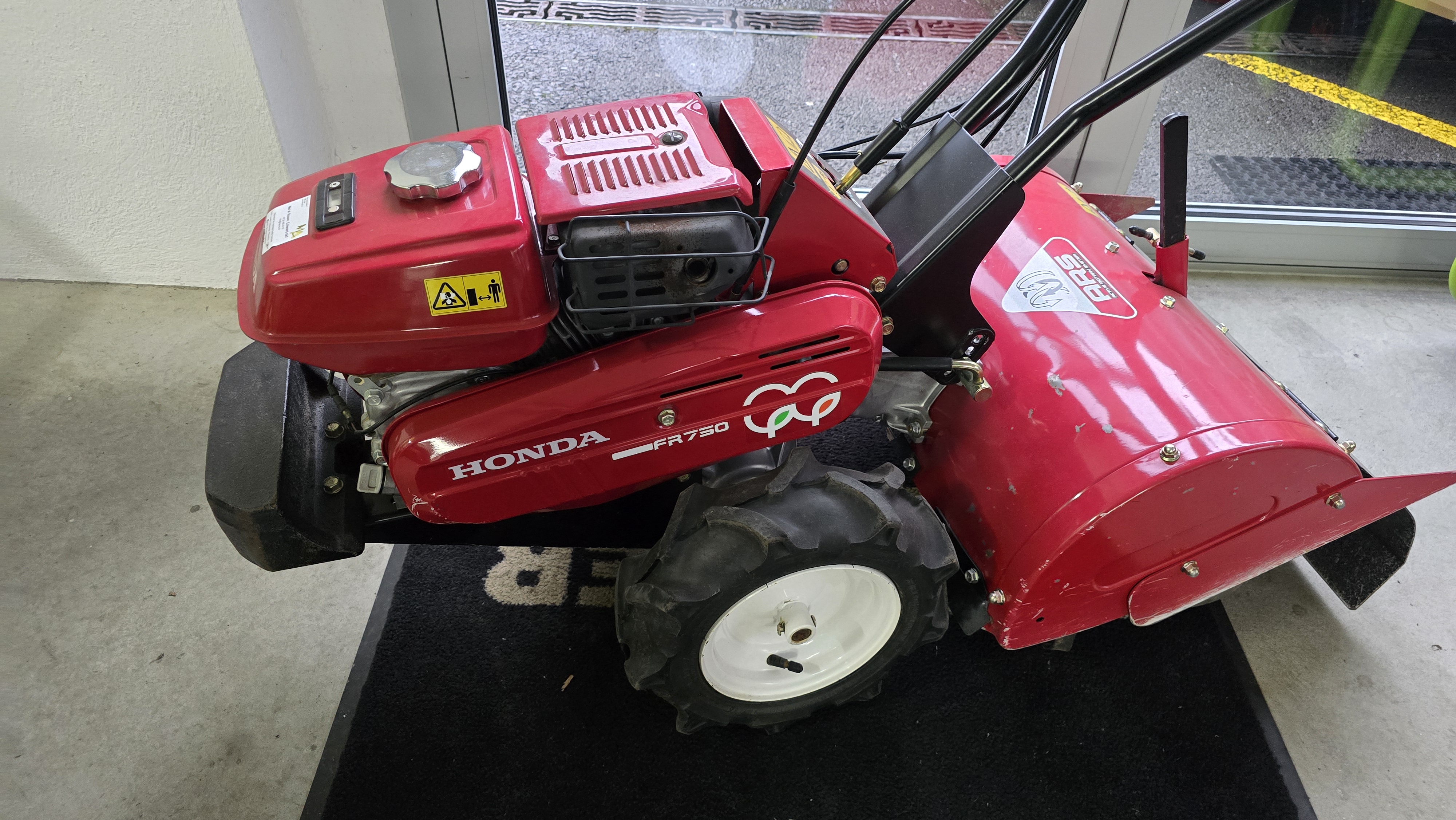 Fraise à terre Honda Honda FR 750 avec système ARS